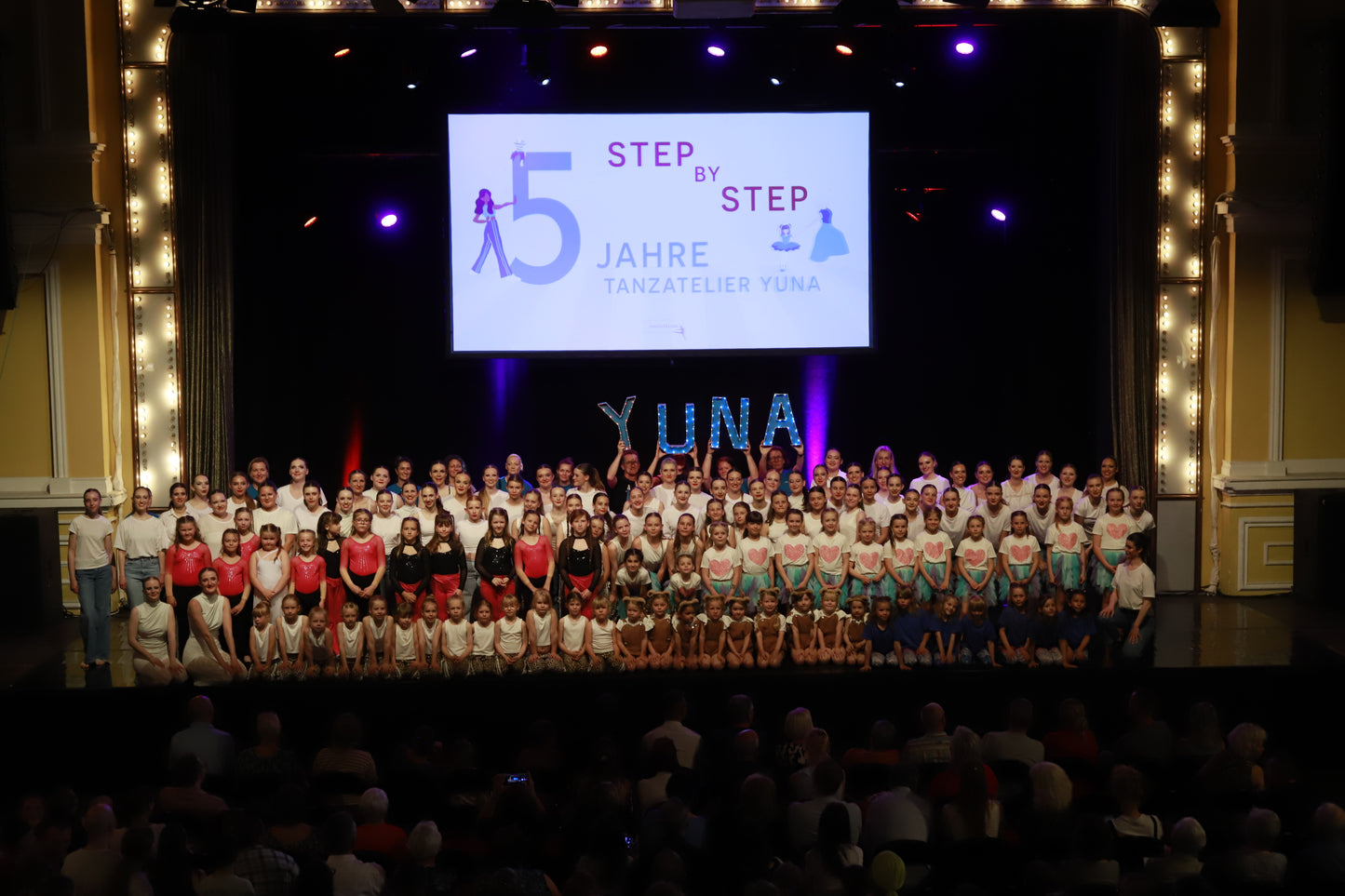 Tanzatelier YUNA – 5 Jahre „Step by Step“ Tanzshow 2026